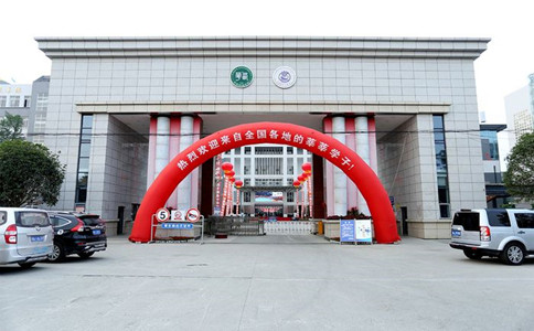 成都鐵路機(jī)電學(xué)校如何解決畢業(yè)“就業(yè)難”問題