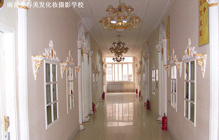 在青島學美容美發(fā)去哪好？