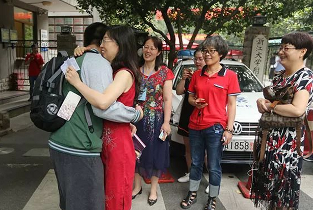 浙江高考錄取通知書發(fā)放時(shí)間及郵政快遞EMS官網(wǎng)查詢
