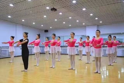  貴州省六盤水六枝特區(qū)職業(yè)技術(shù)學(xué)校招生簡章——六盤水中專招生