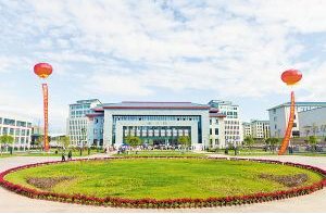 西昌民族幼兒師范高等專科學(xué)校學(xué)費(fèi)、報(bào)名費(fèi)多少錢？