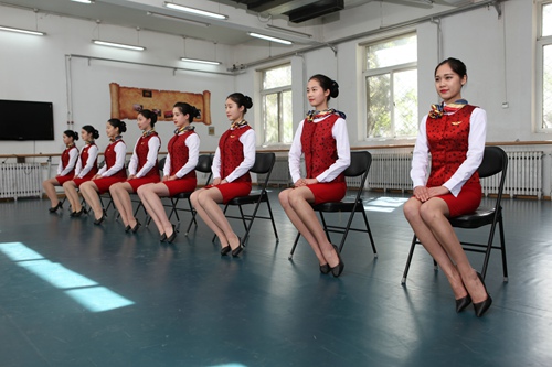  貴州航空鐵路學(xué)校告訴你空乘專業(yè)招生面試小訣竅