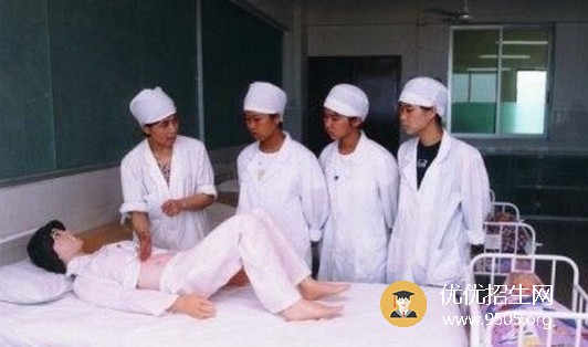 肇慶醫(yī)學高等專科學校招生老師QQ及電話