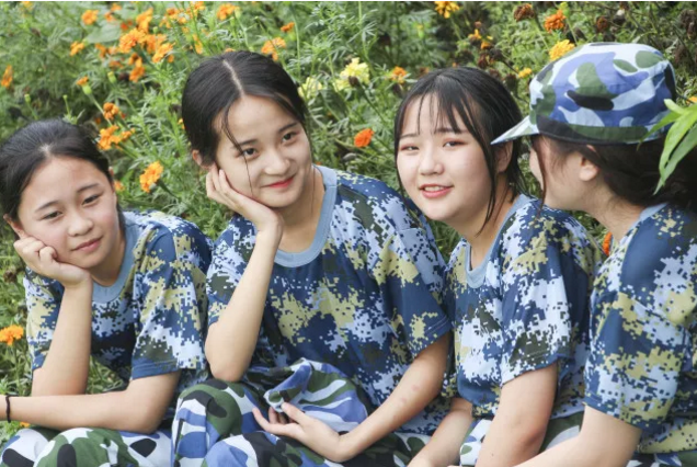 看一看:廣安航天旅游職業(yè)學(xué)校學(xué)費(fèi)是多少