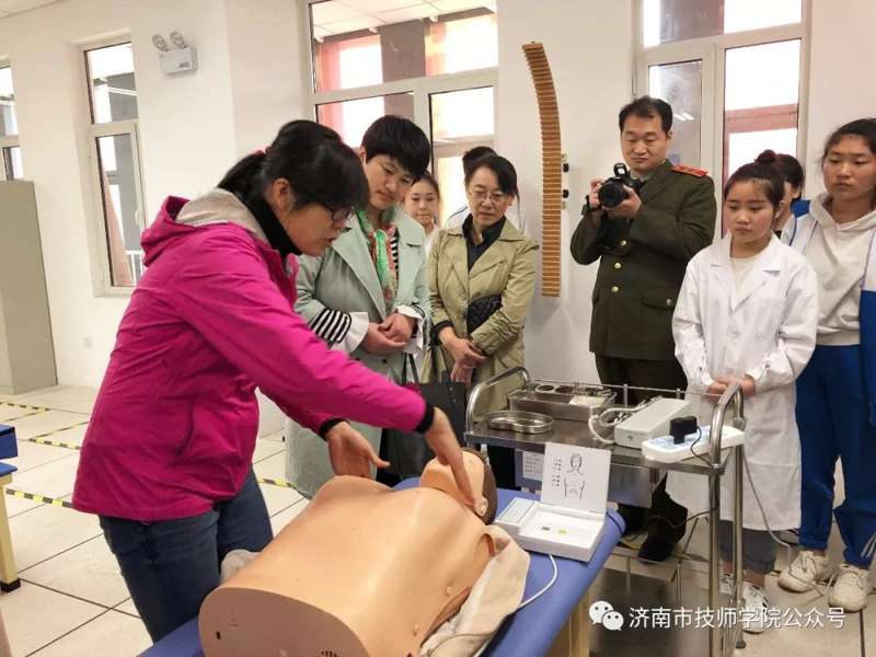 濟南市技師學院醫(yī)藥與化學工程系舉行“技能競賽月”系列活動