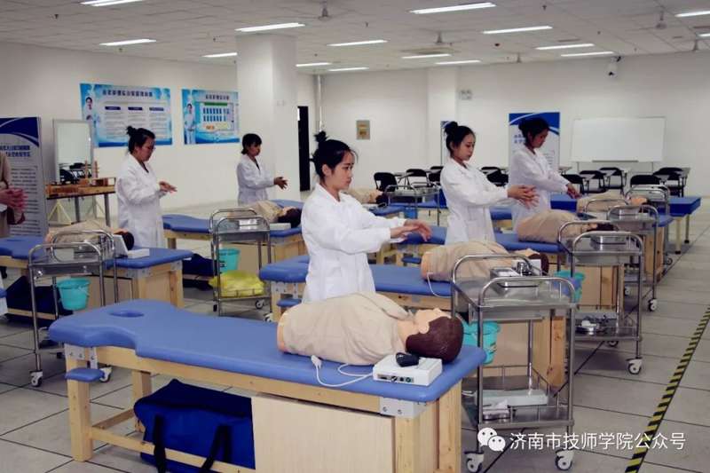濟南市技師學院醫(yī)藥與化學工程系舉行“技能競賽月”系列活動