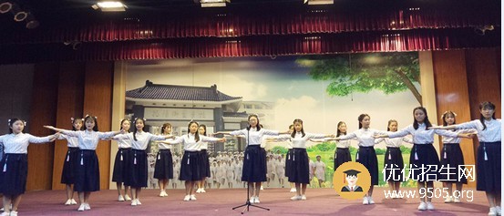 揭陽市衛(wèi)生學(xué)校學(xué)校食堂環(huán)境與寢室宿舍介紹