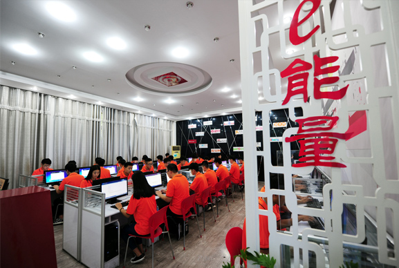 新媒體UI精英設(shè)計(jì)師有什么前景？去哪里學(xué)？