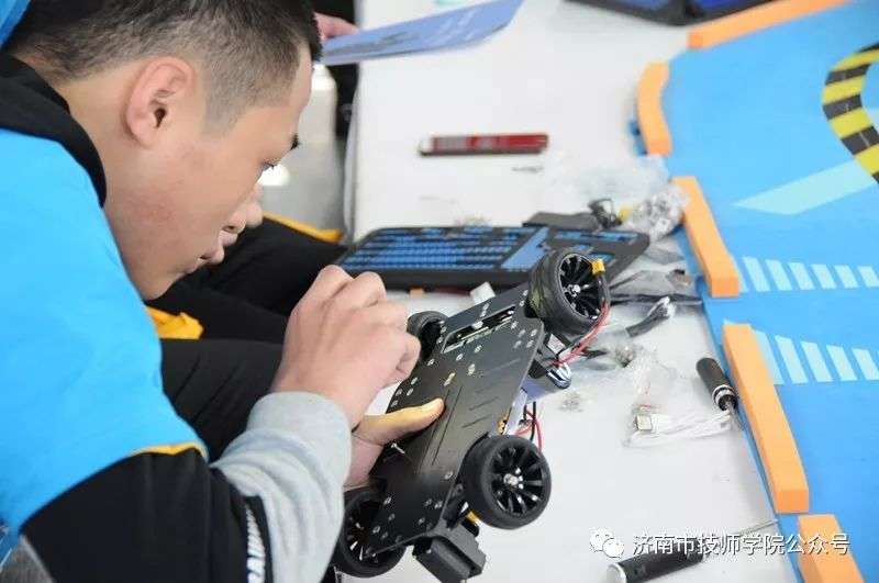 濟(jì)南市技師學(xué)院汽車工程學(xué)院舉行汽車技術(shù)專業(yè)技能大賽！