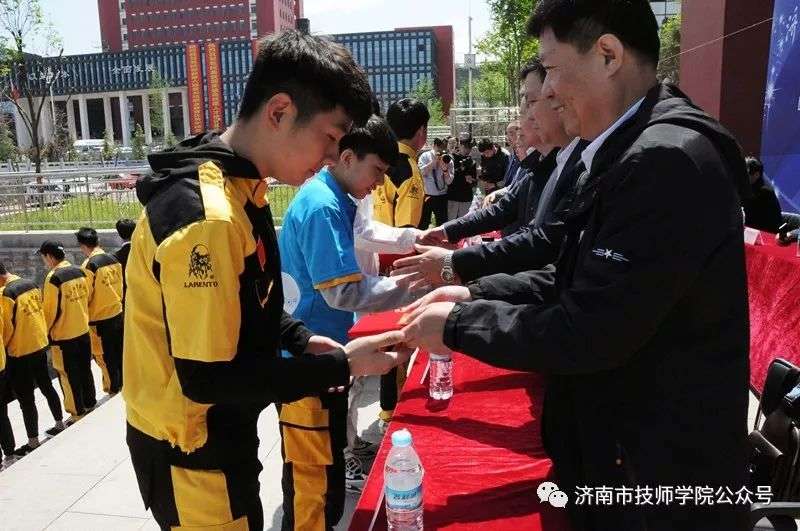 濟(jì)南市技師學(xué)院汽車工程學(xué)院舉行汽車技術(shù)專業(yè)技能大賽！