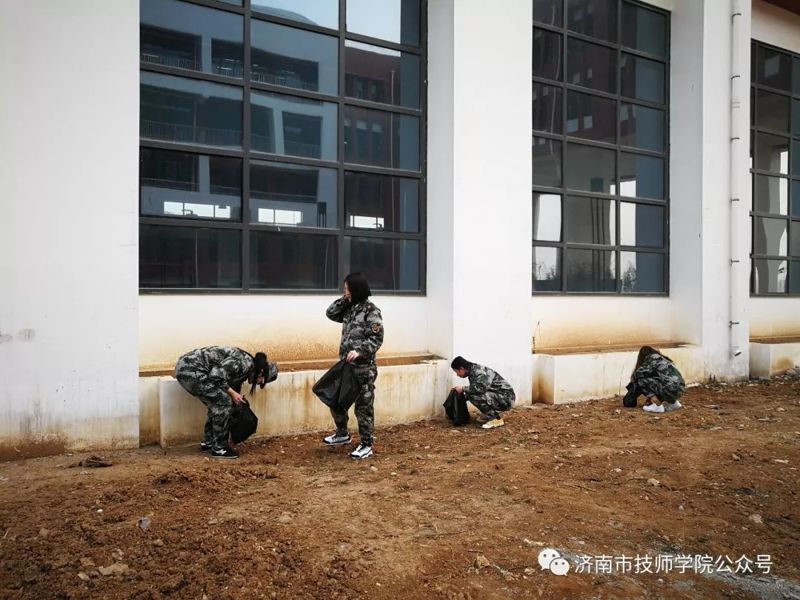 點(diǎn)贊！我院校際合作教學(xué)部組織開(kāi)展學(xué)雷鋒青年志愿者活動(dòng)