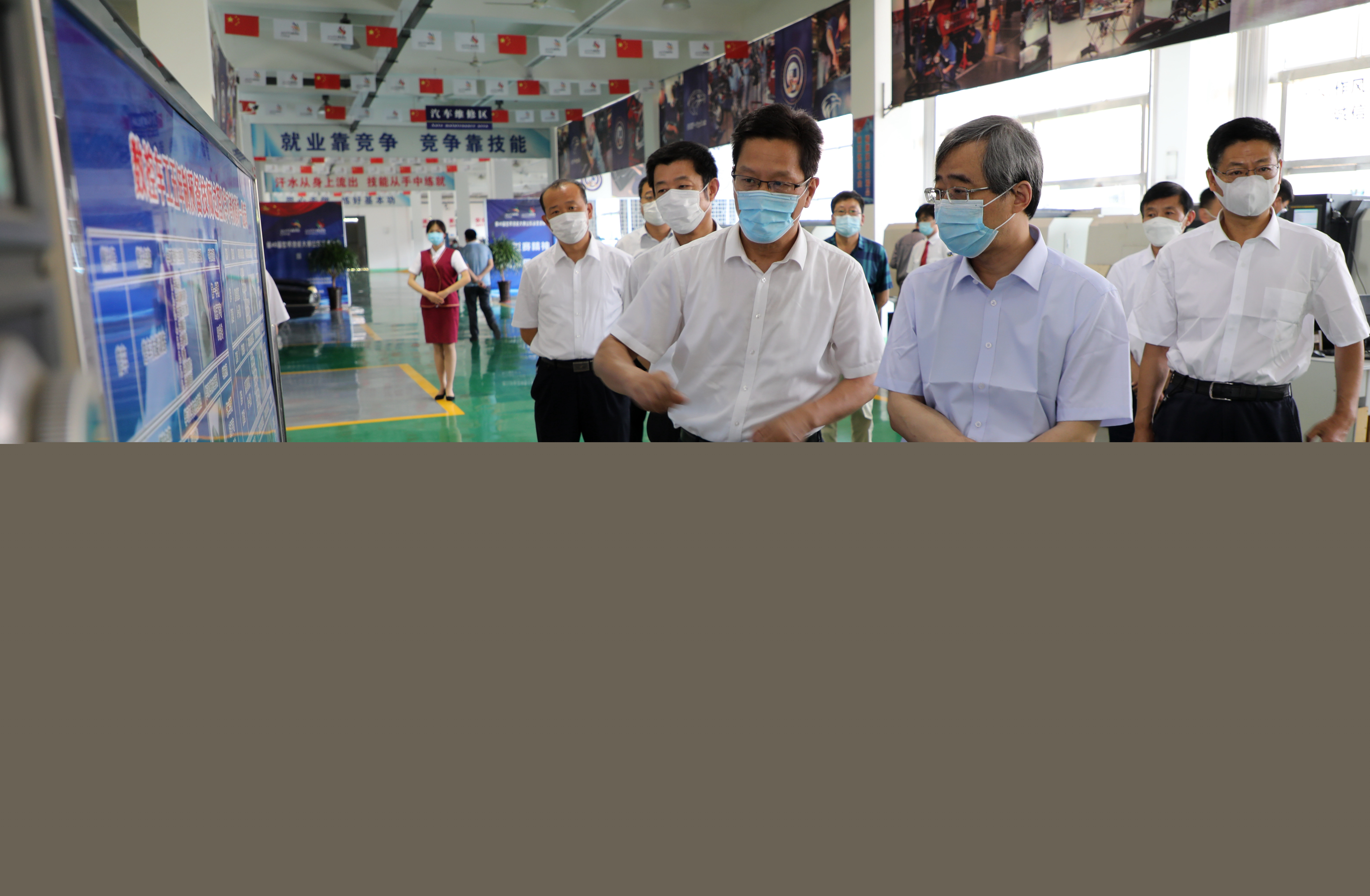 省人社廳職業(yè)能力建設(shè)處處長(zhǎng)張龍來(lái)濰坊市技師學(xué)院督導(dǎo)巡查