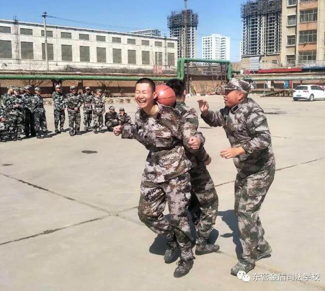 山東東營金盾司法學(xué)校春季班學(xué)員舉行趣味運(yùn)動(dòng)會(huì)