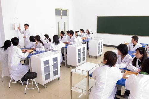 什么是春招？濟(jì)南哪些學(xué)?？梢源赫?？