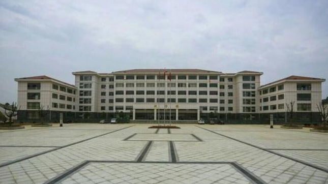 四川中專哪個(gè)學(xué)校比較好