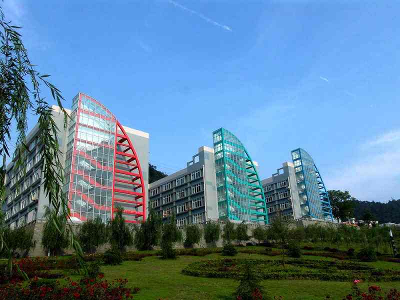 云南中醫(yī)學院學校校園環(huán)境