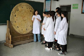 選擇成都衛(wèi)生學校醫(yī)護相關(guān)專業(yè)不擔心就業(yè)?