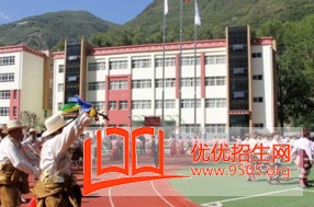 四川省阿壩州衛(wèi)生學(xué)校招生簡章及招生要求