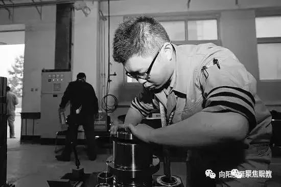 棄北大讀技校后他再獲全國大獎(jiǎng)，告訴了我們哪些選專業(yè)的道理？