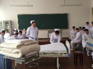 成都衛(wèi)生學(xué)校講解護(hù)理專業(yè)走向國際化