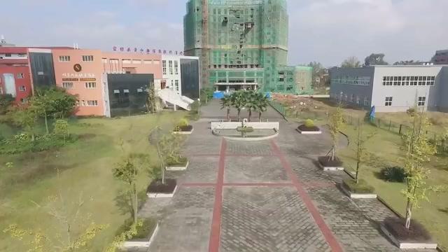 2020年成都西翔航空學(xué)校招生辦聯(lián)系電話
