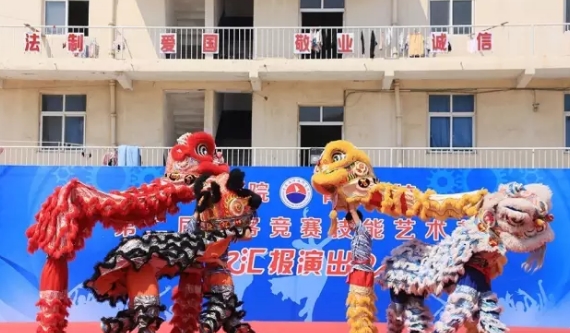 技能點亮青春，藝術裝點青島海洋技師學院