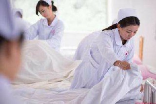 分析當(dāng)前臨床醫(yī)學(xué)專業(yè)的就業(yè)形勢