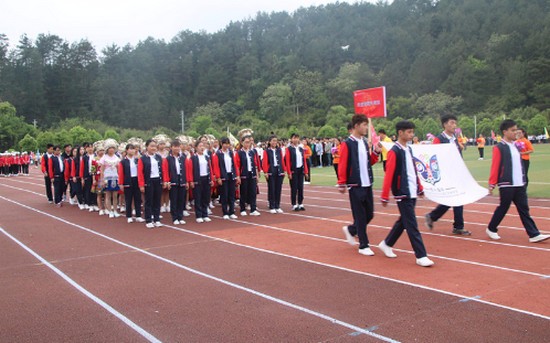 貴州盛華職業(yè)學(xué)院學(xué)費(fèi)及收費(fèi)標(biāo)準(zhǔn)