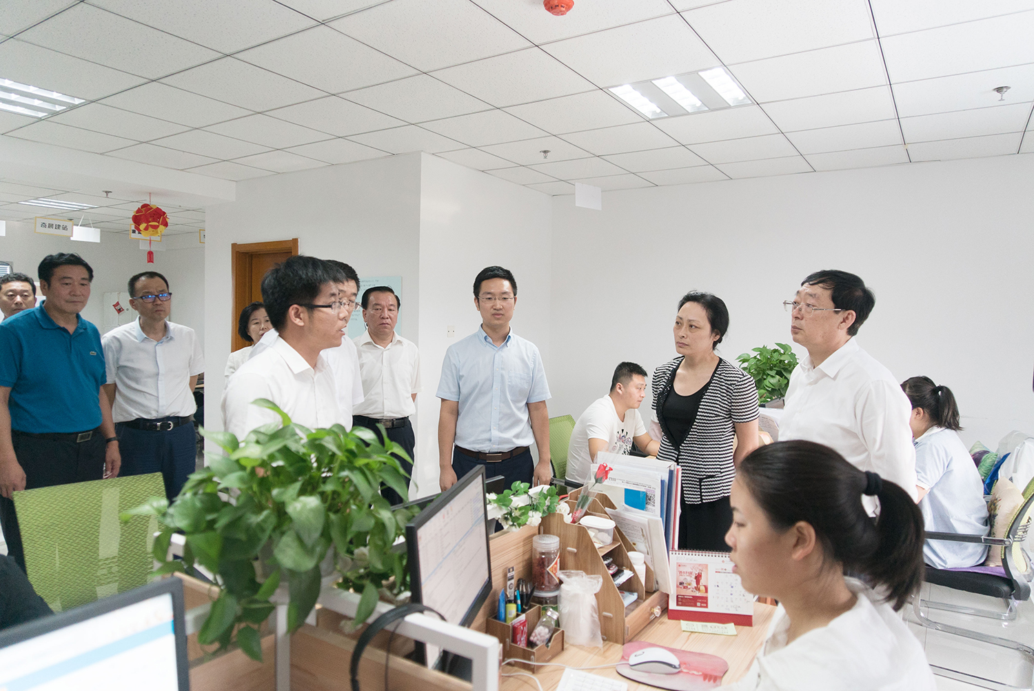 唐山市常務副市長胡國輝一行蒞臨創(chuàng)元教育參觀指導