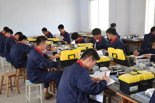煙臺(tái)天虹技工學(xué)校2020年春季招生簡(jiǎn)章