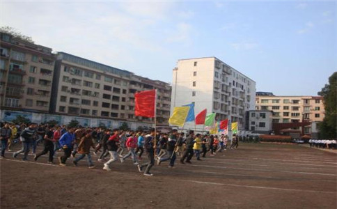 合江縣福寶職業(yè)中學(xué)校是公辦還是民辦學(xué)校？