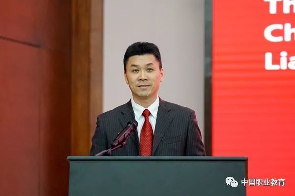 成為新時(shí)代中國(guó)特色職業(yè)教育重要智庫(kù) 新時(shí)代中國(guó)職業(yè)教育研究院在深職院揭牌成立