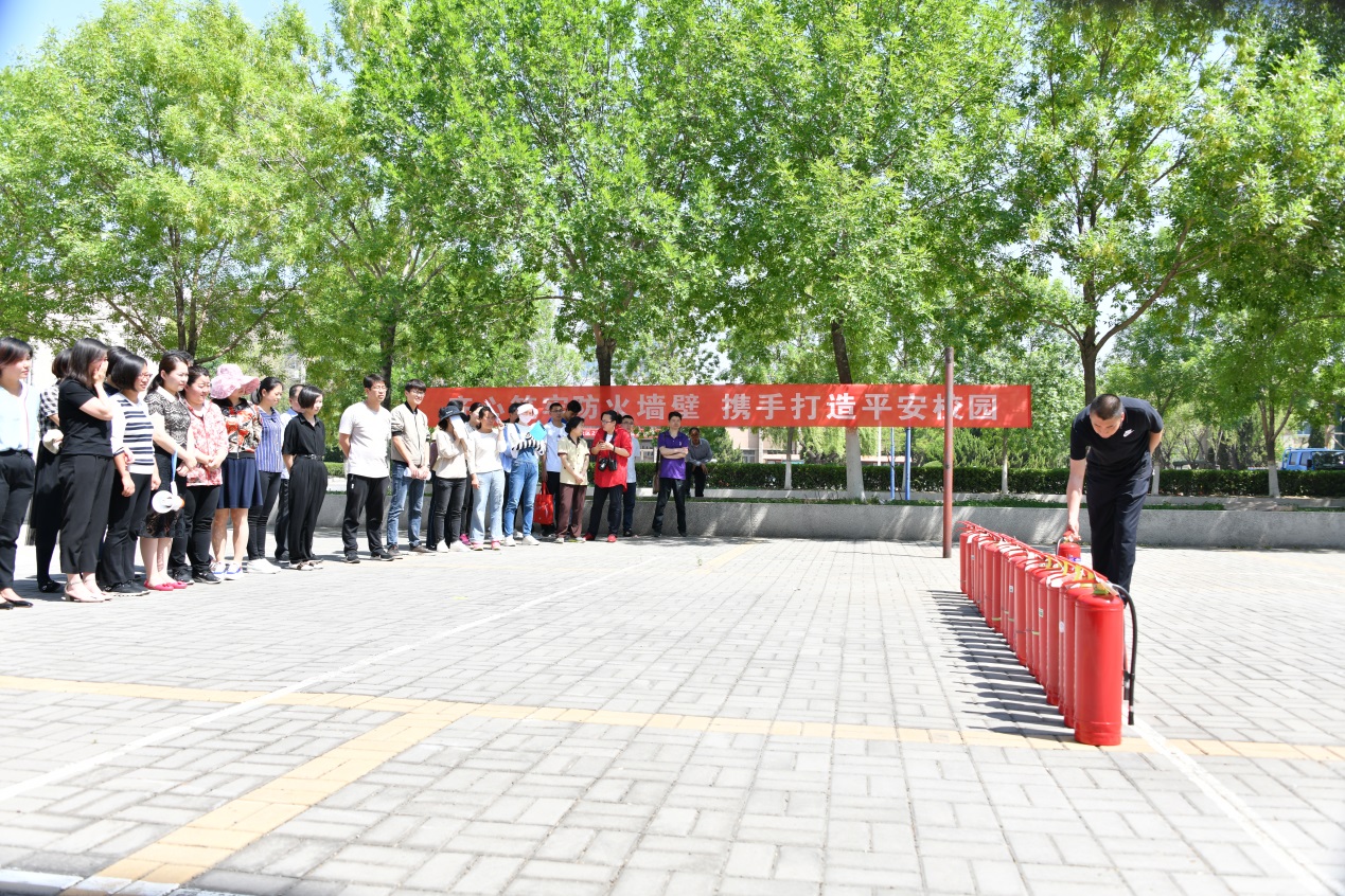 中國石油大學(xué)（華東）教育發(fā)展中心開展2020年春季消防應(yīng)急疏散演練