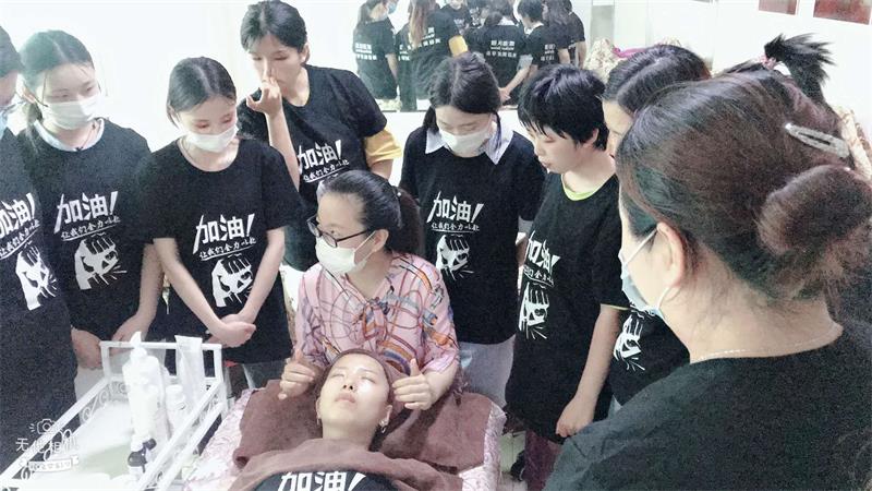 好消息！威海以琳美容美發(fā)學(xué)校又出新活動啦！