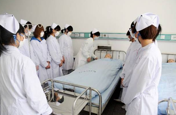 四川省護(hù)理專業(yè)學(xué)校前十排名