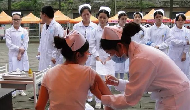 四川省高級(jí)護(hù)理學(xué)專(zhuān)業(yè)就業(yè)方向有哪些
