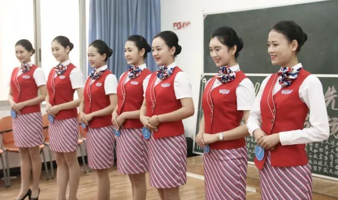 成都市航空乘務(wù)學(xué)校有哪些專業(yè)好