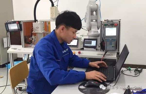 【聚焦】山東化工技師學(xué)院2020年度“十佳學(xué)生標(biāo)兵“評選結(jié)果
