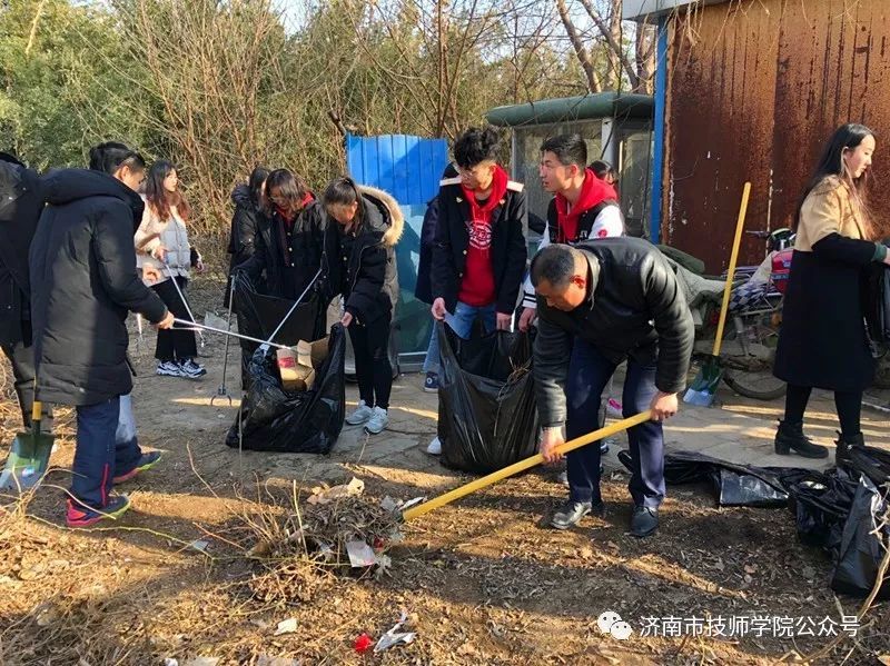 濟南市技師學(xué)院高新校區(qū)青年志愿者協(xié)會啟動儀式暨首次“學(xué)雷鋒志愿活動”紀(jì)實