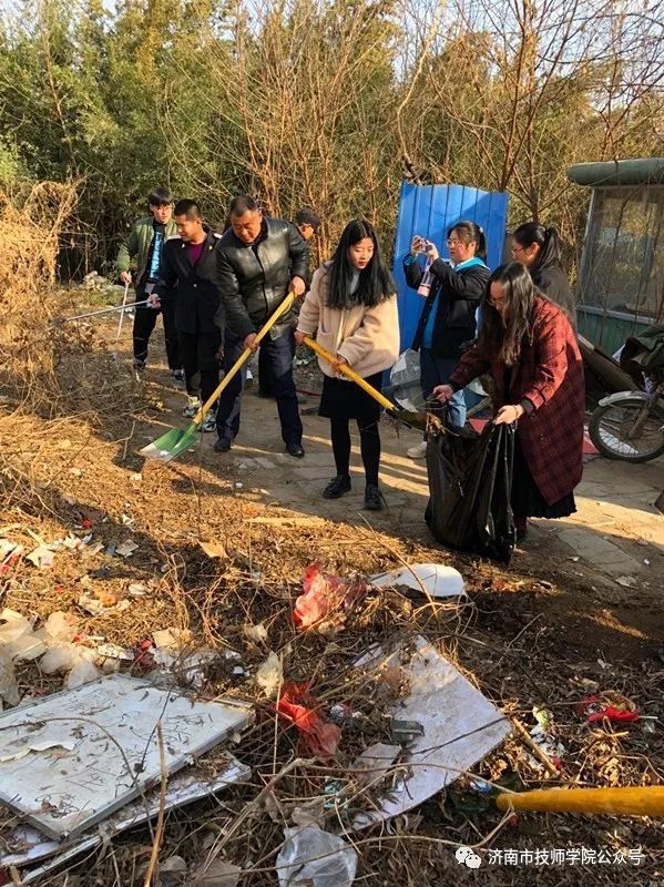 濟南市技師學(xué)院高新校區(qū)青年志愿者協(xié)會啟動儀式暨首次“學(xué)雷鋒志愿活動”紀(jì)實
