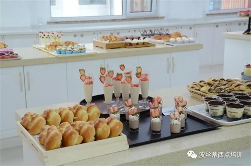 第三屆“波絲蒂杯”西點創(chuàng)新大賽烘焙技能比賽6月6日在煙臺波絲蒂糕點培訓(xùn)學(xué)校舉行