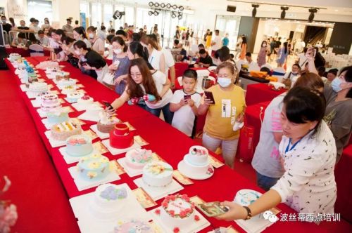 市區(qū)職建科、市區(qū)鑒定中心高度重視、嚴(yán)格要求、認(rèn)真評(píng)審，為大賽順利舉辦保駕護(hù)航