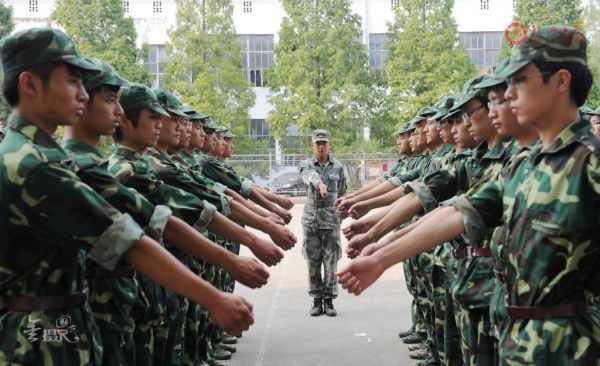2020年大學(xué)軍訓(xùn)內(nèi)容和注意事項有哪些
