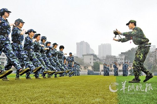 2020年大學(xué)軍訓(xùn)內(nèi)容和注意事項有哪些