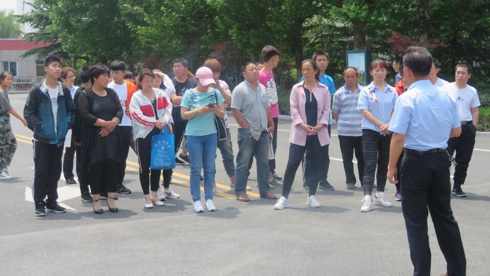 德州新生來(lái)山東兗礦技師學(xué)院實(shí)地考察，受到校領(lǐng)導(dǎo)熱情接待
