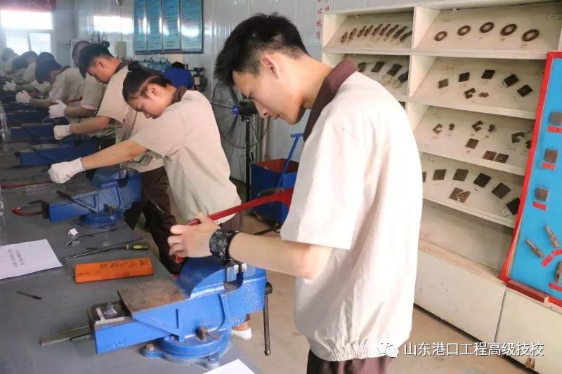 山東港口工程高級技工學(xué)校舉辦2020年度學(xué)生技能進競賽