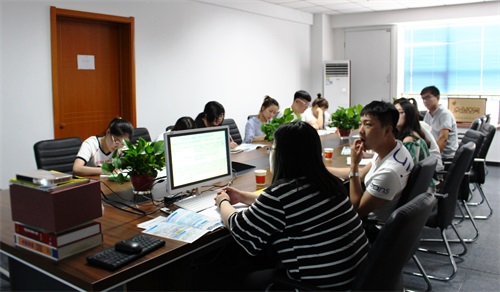 山東公路技師學(xué)院上汽大眾訂單班總負(fù)責(zé)人到創(chuàng)元教育參觀交流