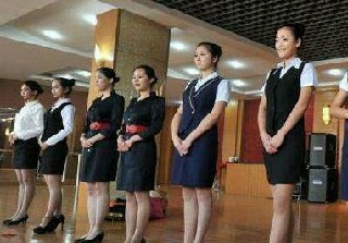 成都航空職業(yè)技術(shù)學院分享優(yōu)秀空乘的服務方式