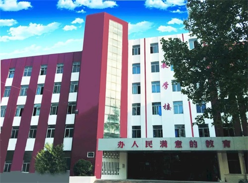 辛勤付出，暖心陪護(hù)：濟(jì)南應(yīng)用技術(shù)職業(yè)中等專業(yè)學(xué)校值班老師的一天