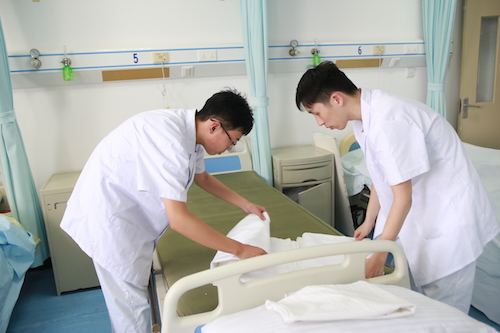  男孩子讀高級護(hù)理就業(yè)前景如何